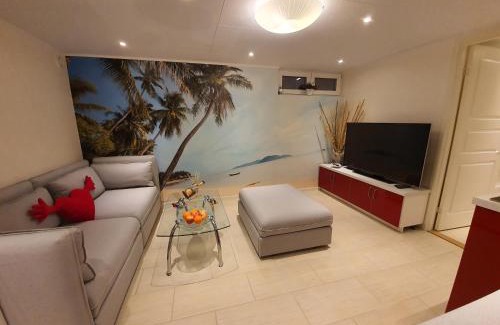 Huddinge Municipality Apartamento | Cozy apartment with garden