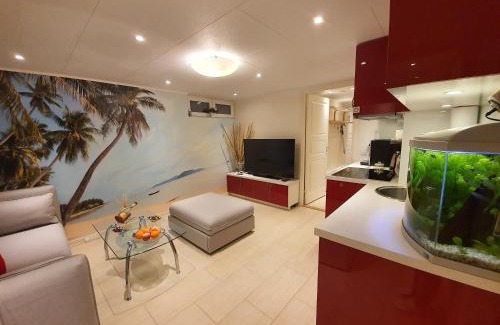 Huddinge Municipality Apartamento | Cozy apartment with garden