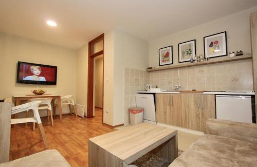 Cukarica Apartamento | Cozy apartments in Belgrade, Čukarica, Železnik, free parking and WiFi