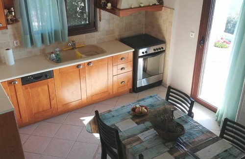 Eratini Villa | Acogedora Villa Apollon, Vista al Mar, Junto a Galaxidi