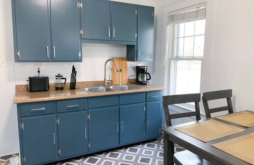 Kamm's Corners Apartamento | Cozy Apt 5 min from Airport & Free Parking