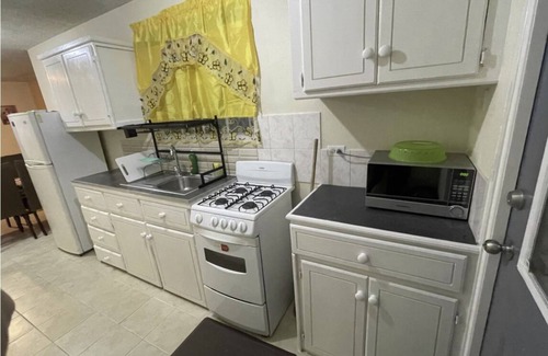 Bridgetown Casa | Cozy Apt centrally located, walking distance to beach, Bakeries & Supermarkets