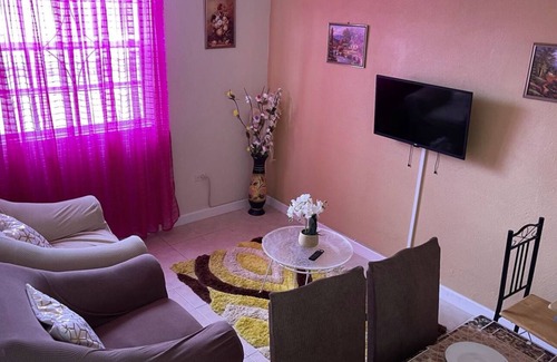 Bridgetown Casa | Cozy Apt centrally located, walking distance to beach, Bakeries & Supermarkets