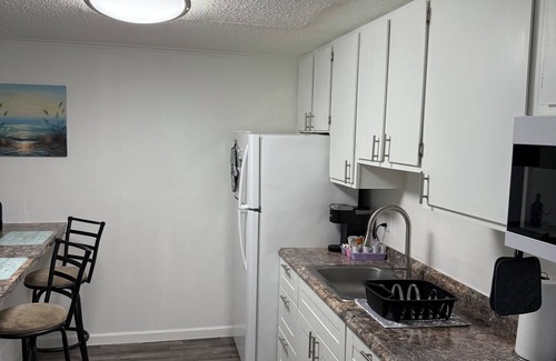 Golden Glades - The Woods Apartamento | Cozy Apt min to Mayo, Beaches, Free Wi-Fi, Coffee, Tea & Wine