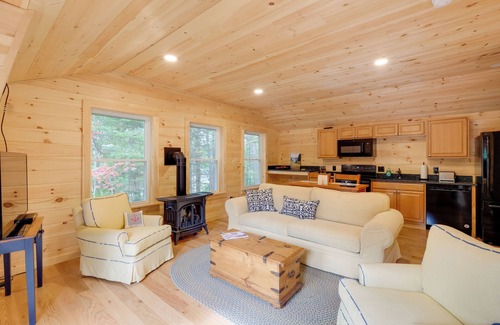 Northeast Harbor Apartamento | ¡NUEVO! Cosy Apt w / Deck, 5. 5 millas de Acadia Nat’l Park!