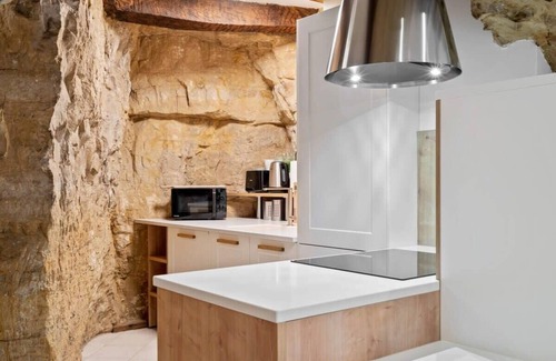 Ville Haute Apartamento | Cozy Apt w/ Smart TV, Elevator & Equipped Kitchen