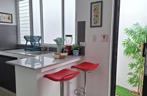 Parque Lefevre Apartamento | Cozy Apt+WiFi+Kitchen+AC+Laundry+TV+Parking@Panamá