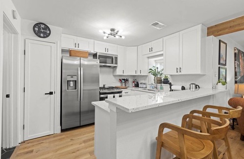 Central Arlington Casa | Cozy Arlington Bungalow 4/Mins to AT&T Stadium/Globe Life Field