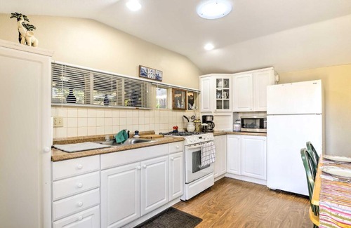 Arroyo Grande Casa | Cozy Arroyo Grande Cottage with Patio and Grill!