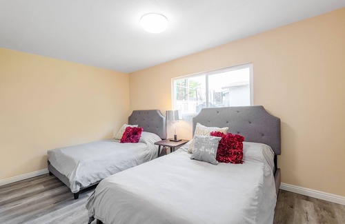 La Puente Casa | Cozy back house/ In-law suite for 4; 2 beds!