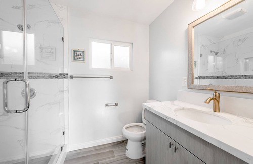 La Puente Casa | Cozy back house/ In-law suite for 4; 2 beds!
