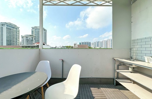 Phu My Hung Apartamento | Cozy balcony studio in D7 with chill rooftop