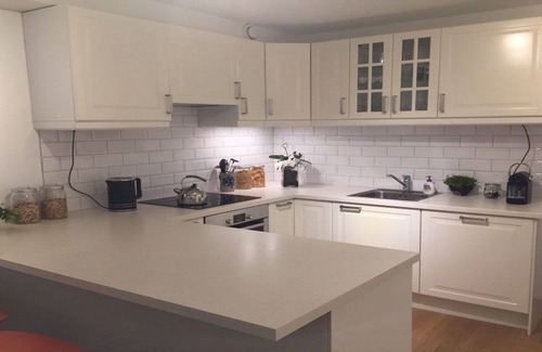 Økern Apartamento | Acogedor apartamento en el sótano cerca del centro de Oslo
