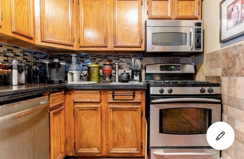 Englewood Casa | Cozy basement apartment in beautiful home
