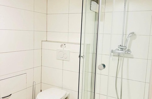 Klein-Antwerpen Apartamento | Cozy Basement Fashion District by Oneluxstay