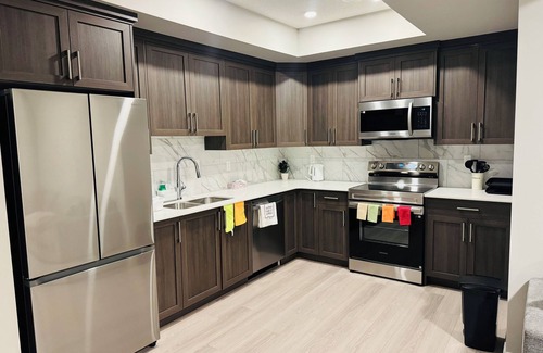 West Edmonton Casa | Cozy basement retreat