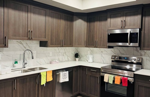 West Edmonton Casa | Cozy basement retreat