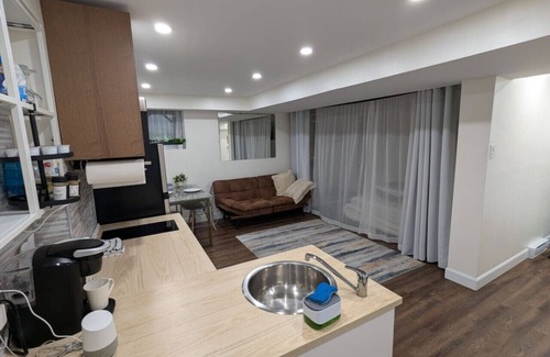 Cote-Des-Neiges—Notre-Dame-De-Grace Apartamento | Cozy basement studio in Cote-des-Neiges