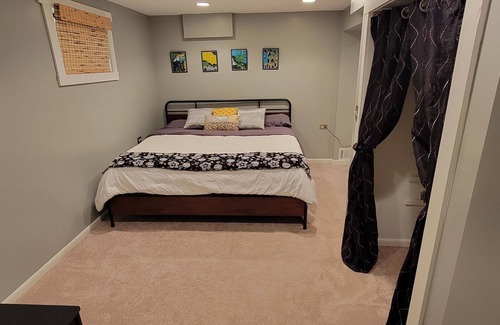 Glenview Casa | Cozy Basement with its own private entrance. 2 bedrooms and 1 full bath.