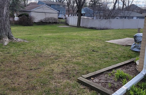 Glenview Casa | Cozy Basement with its own private entrance. 2 bedrooms and 1 full bath.