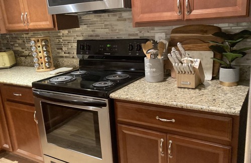 Abingdon Casa | Cozy Basement with Private Entrance and Self Check In