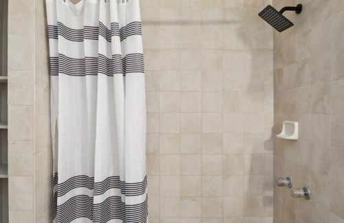 Ballast Point Apartamento | Cozy Bayshore - A Home Away From Home!