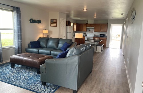 Gilchrist Casa | Cozy Bayside Escape-Family and Pet Friendly!