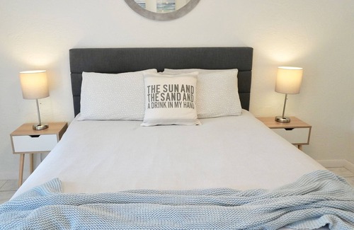 East Fort Lauderdale Hotel | 1 Queen b / 1b Junior Room Junto a la playa!