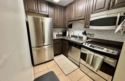 Summer Breeze Apartamento | Cozy Beach Condo! Safe Complex!