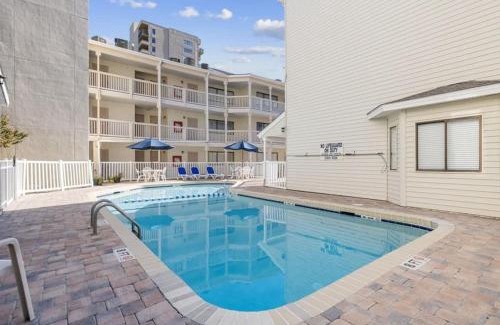 Myrtle Beach Casa | Cozy Beach Condo Pool Sm Dogs ok FREE Tickets D31