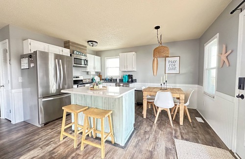 Colington Casa | Cozy beach cottage nestled between the sound and sea!