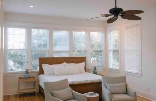 Frangista Beach Cabaña | Cozy beach cottage with private beach access, just steps away.