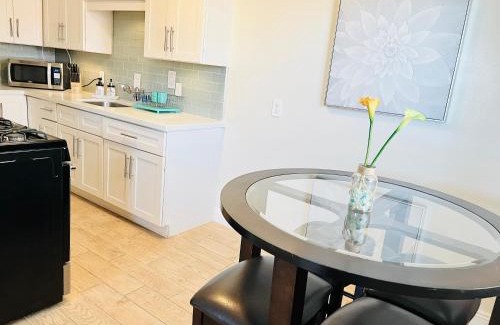 Pacific Beach Apartamento | Cozy Beach Cottage with Bicycles