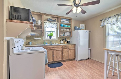Aransas Pass Cabaña | Cozy Beach/Fishing Cottage in Aransas Pass!