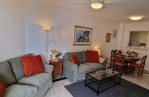 Costa del Sol Apartamento | Cosy beach-front apartment Doña Sofía Fuengirola