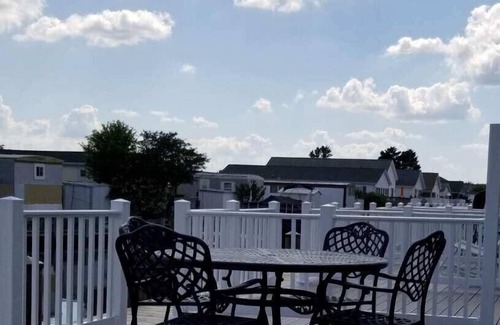 Caine Woods Casa | Cozy Beach Getaway- 136th St Ocean City, Maryland