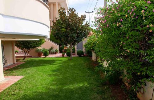 Nea Makri Casa | Cozy Beach Home Near Pristine Sea w/Free Netflix