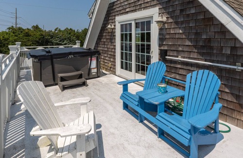 Waves Casa | Cozy Beach House 4BR, Hot tub, Pets OK