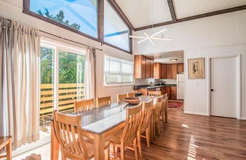 Pawleys Island Casa | Cozy Beach House Steps from the Shore: 4 Bedroom