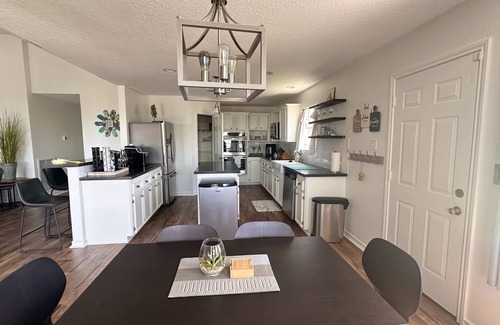 Indian Beach Casa | Cozy Beach House - short walk to the water, quiet neighborhood.