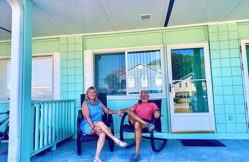 Windy Hill Apartamento | Cozy Beach Studio, quick stroll to pristine ocean, free parking