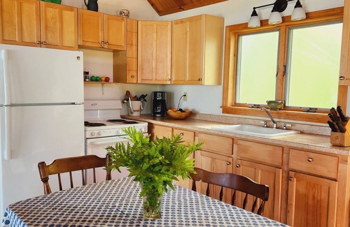 Trenton Cabaña | Cozy Beachfront Oceanfront Cottage near Acadia National Park!!