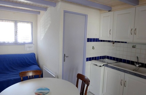 Gruissan Plage Chalet De Esquí | Chalet acogedor cerca de la playa, 2 hab, terraza y parking