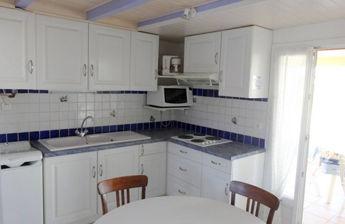 Gruissan Plage Chalet De Esquí | Chalet acogedor cerca de la playa, 2 hab, terraza y parking