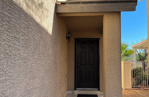 Sunrise Manor Casa | Cozy, beautiful & family friendly 3br home just minutes away from the strip!