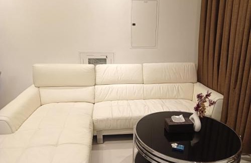 Ajman Casa | Cozy Beautiful Private Room with Shared Washroom