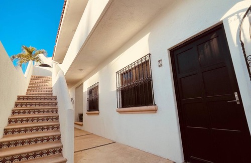 Los Cabos Apartamento | Acogedora Recámara en renta. A 5 min de la playa