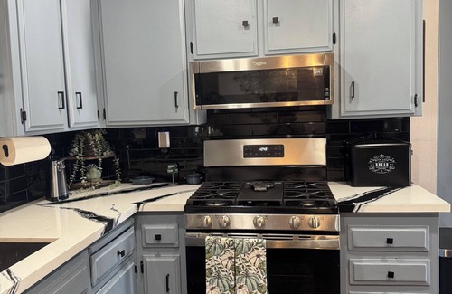 Apple Valley Casa | Cozy bedroom in charming Apple Valley with WiFi, AC