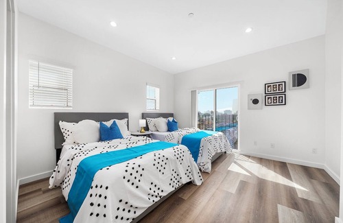 Rampart Village Casa | Cozy Bedroom Los Angeles