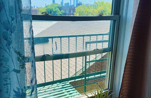 North Bergen Apartamento | Cozy bedroom with WiFi, AC in peaceful North Bergen